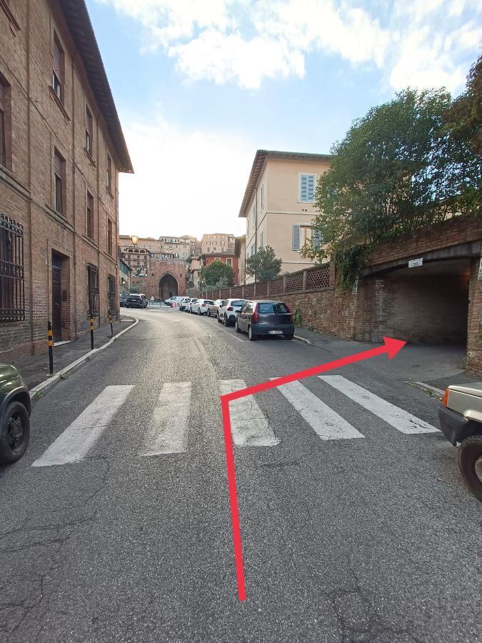 Ferienwohnung Firsthouse - Nel Centro Storico Con Parcheggio Gratuito Siena Exterior foto